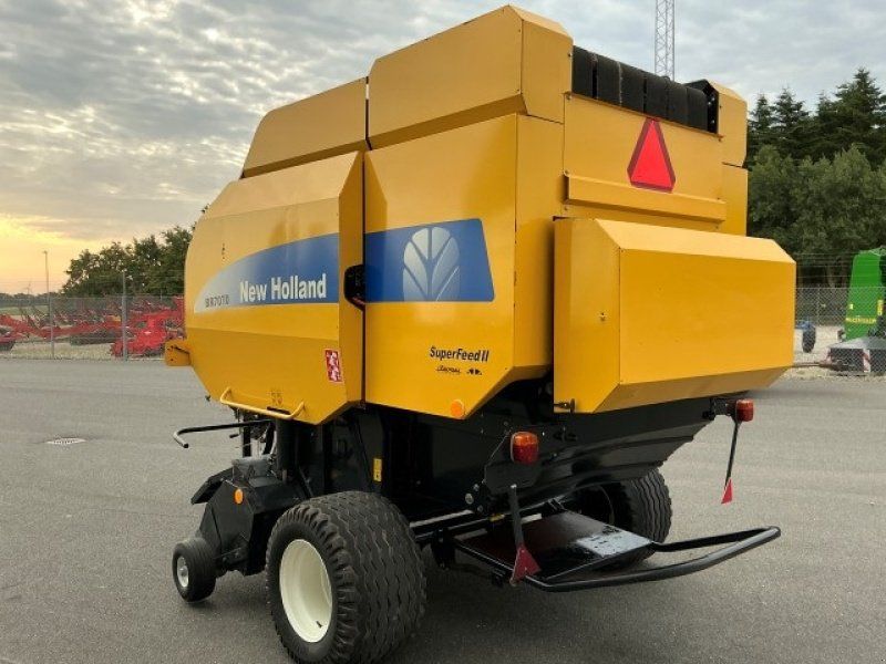 New Holland BR7070
