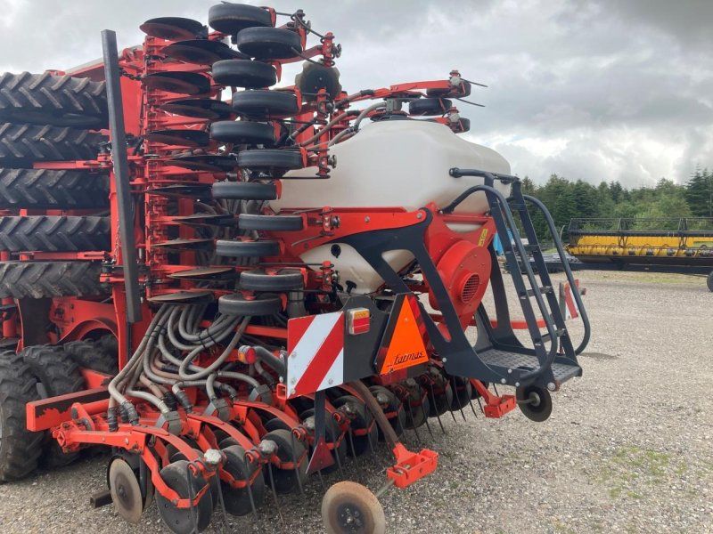 Kuhn Espro 6m bugseret