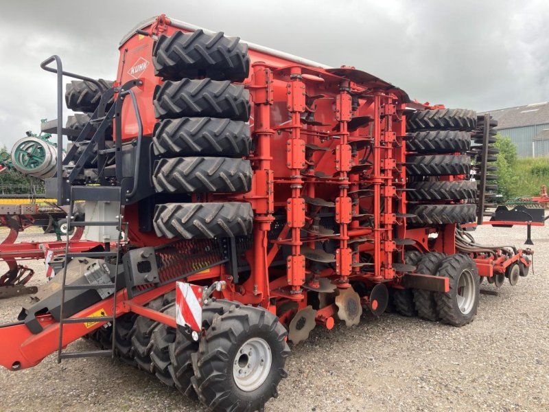 Kuhn Espro 6m bugseret