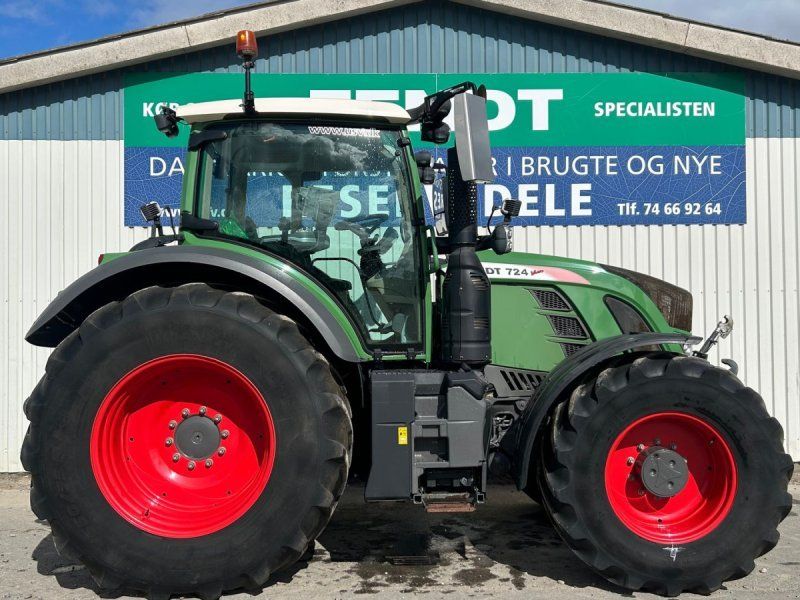 Fendt 724 Vario S4 Profi Plus