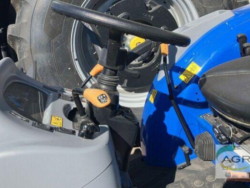 New Holland BOOMER 50