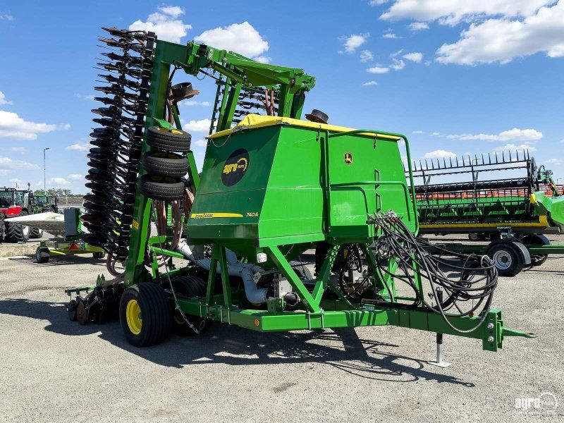 John Deere 740A