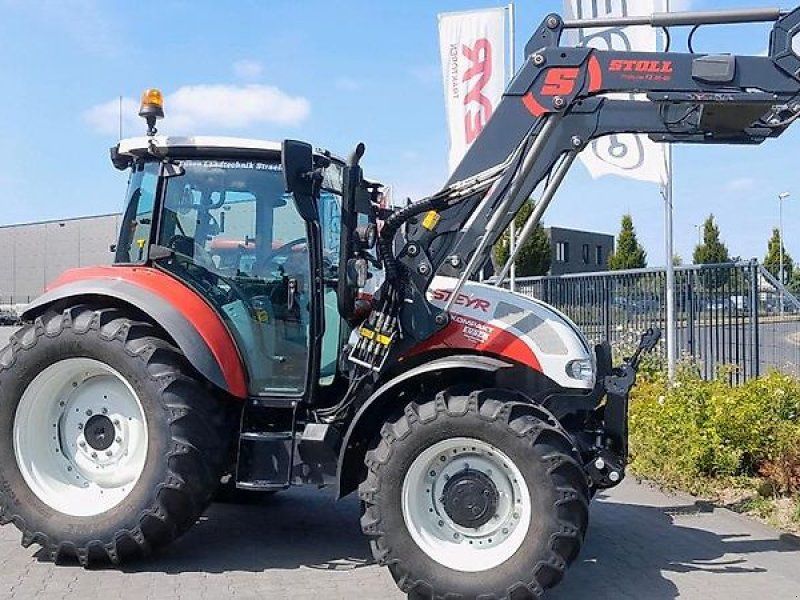 Steyr Kompakt 4100 Schlepper mit Stoll Frontlader nur 325 Std