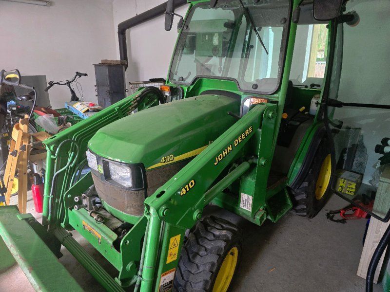 John Deere 4110
