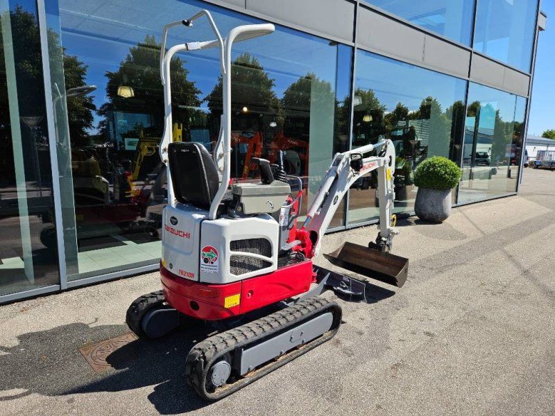 Takeuchi TB 210