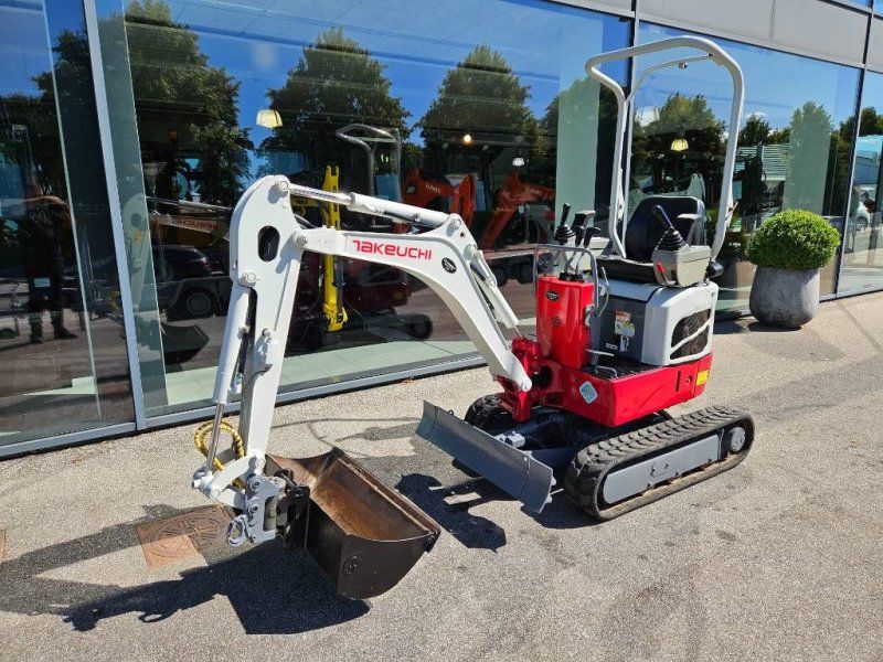 Takeuchi TB 210