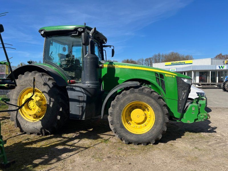 John Deere 8320 R