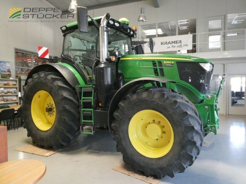 John Deere 6250R