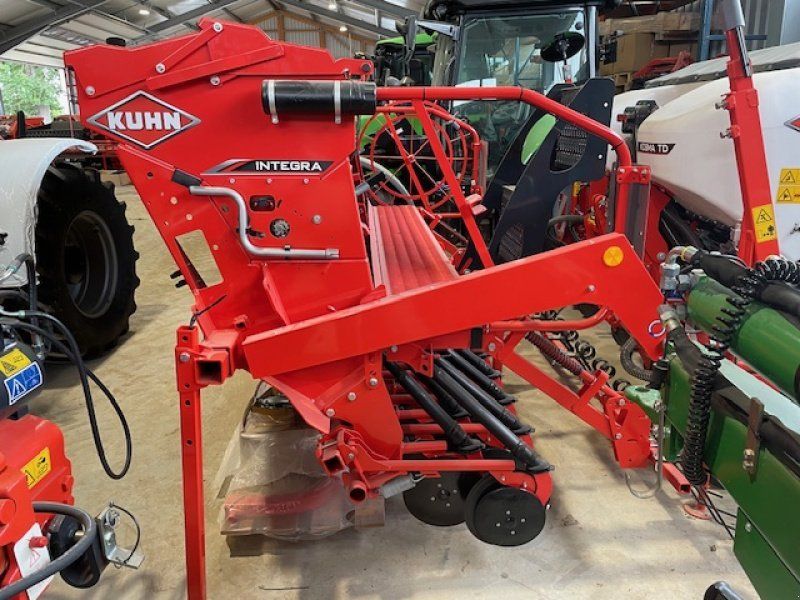 Kuhn Integra 3003