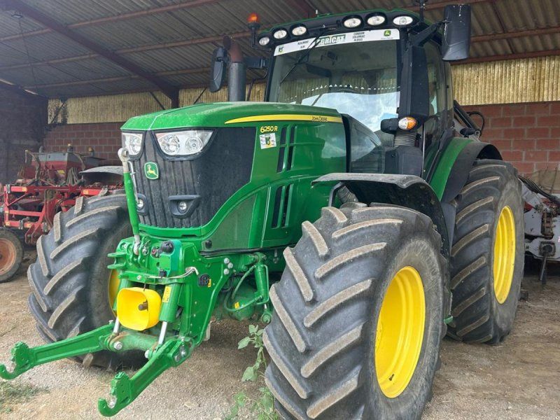 John Deere 6250R m/Frontlift og Front-PTO Premium Edition. Command arm, GPS