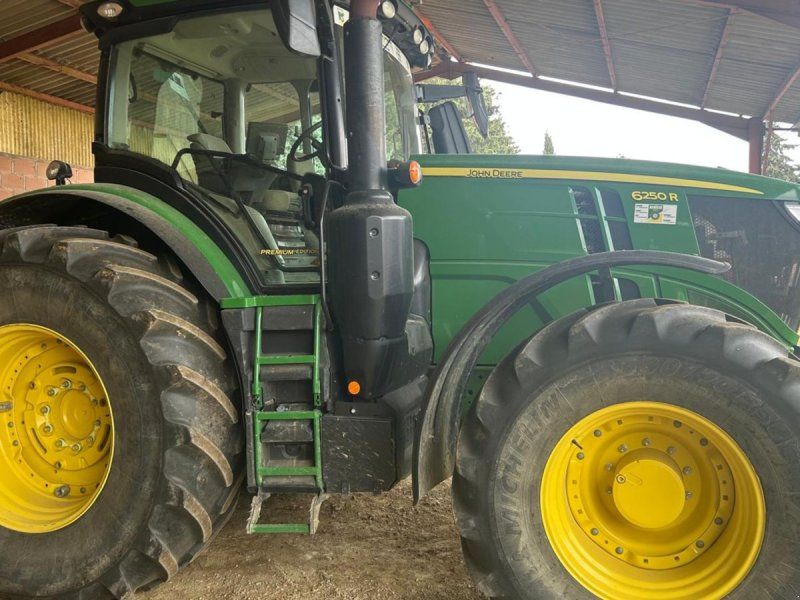 John Deere 6250R m/Frontlift og Front-PTO Premium Edition. Command arm, GPS