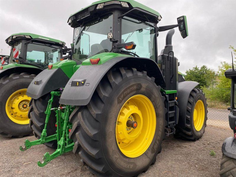 John Deere 7R 310