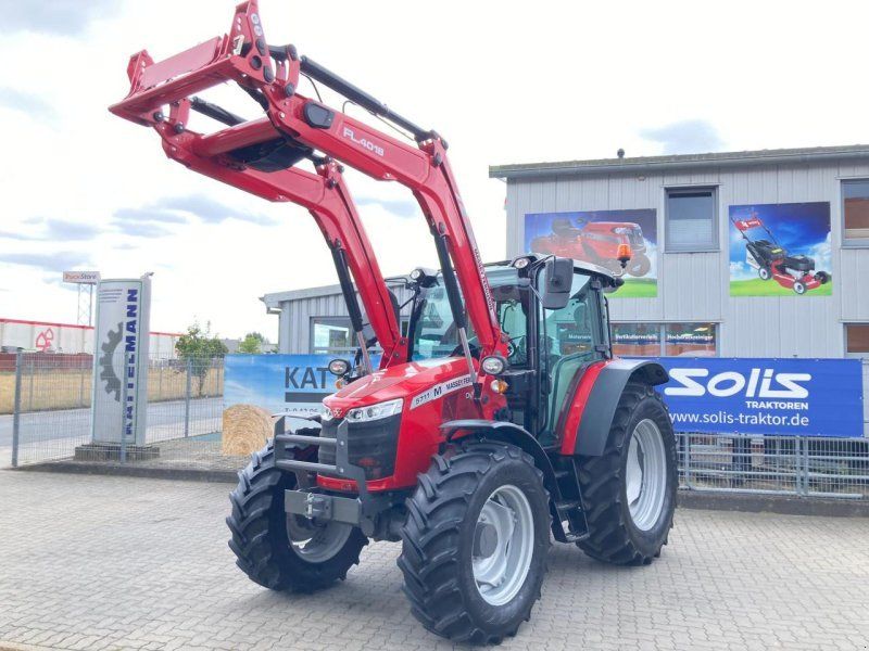 Massey Ferguson 5711M Dyna 4 Neue Lagermaschine