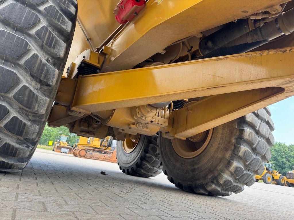 CAT 730