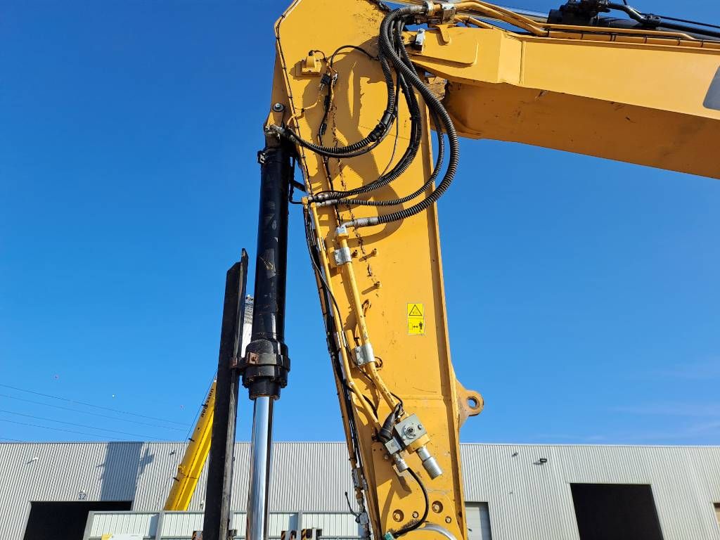 CAT 330 NG