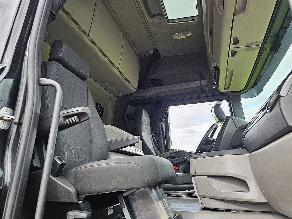 SCANIA R450 6x2