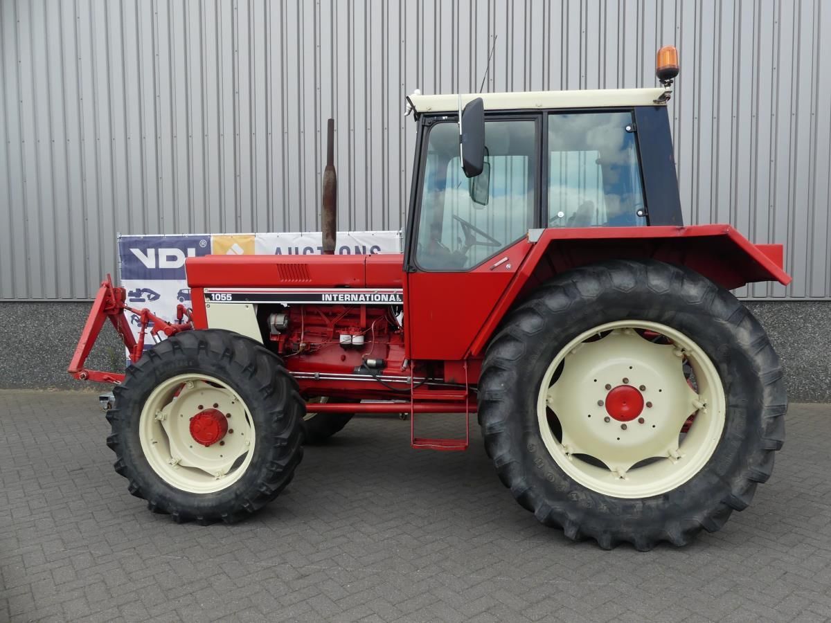 International 1055