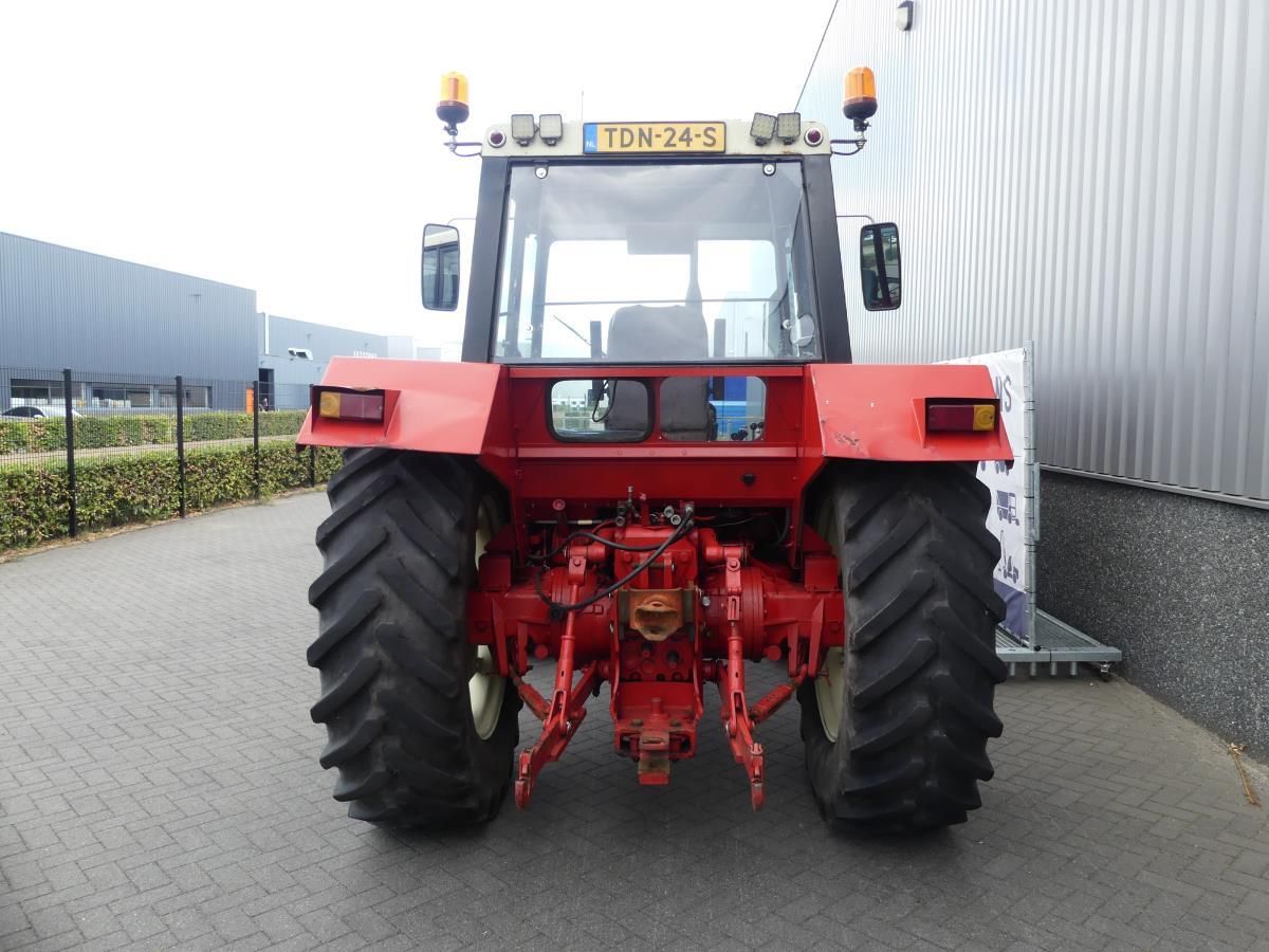International 1055
