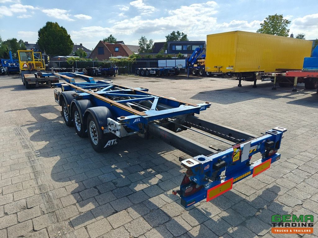 Van Hool 3B0079 3-Achser SAF - Scheibenbremsen - Alle Anschlüsse / Universalfahrgestell