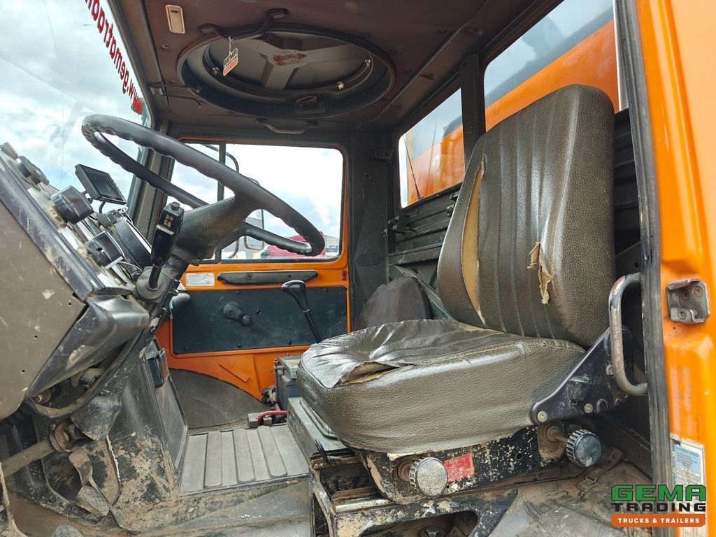 Mercedes-Benz Unimog 1300L 4x4 Schaltgetriebe - Geschlossener Kasten - Zapfwelle - Hydraulische Stützbeine - Webasto - Sounding-Fahrzeug