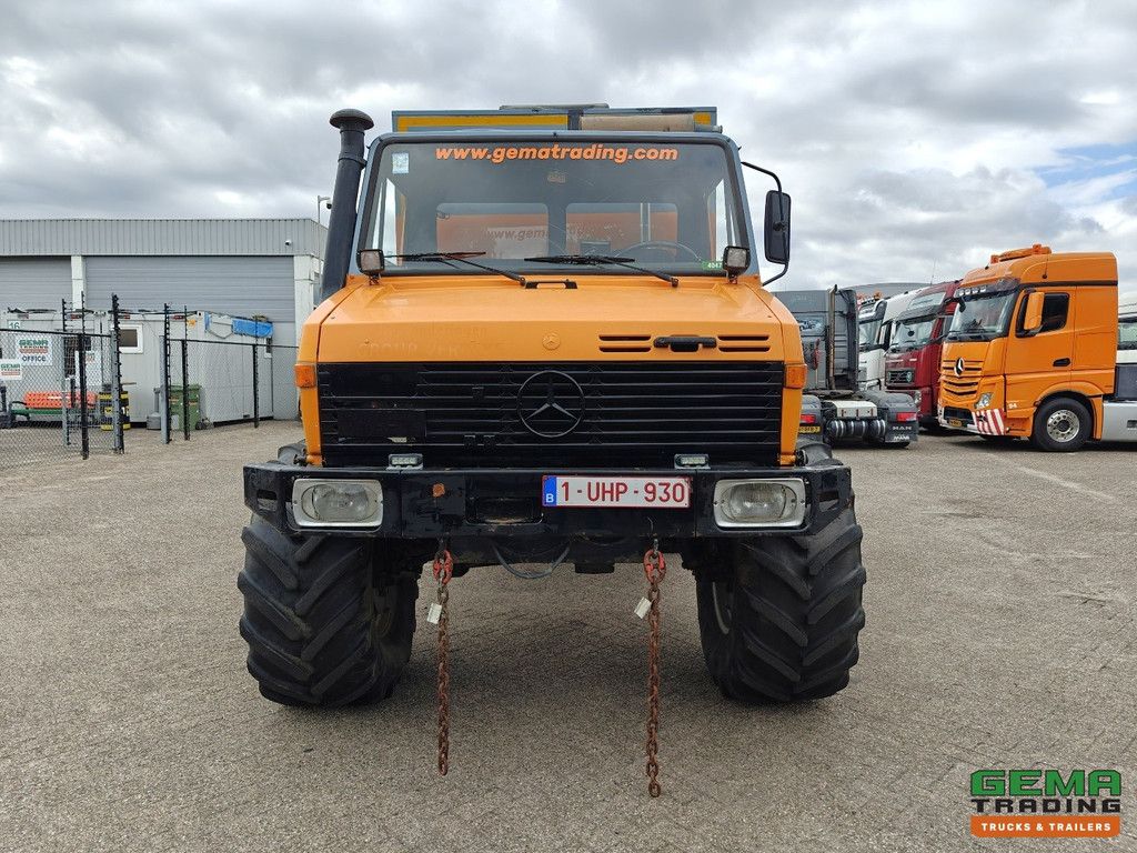 Mercedes-Benz Unimog 1300L 4x4 Schaltgetriebe - Geschlossener Kasten - Zapfwelle - Hydraulische Stützbeine - Webasto - Sounding-Fahrzeug