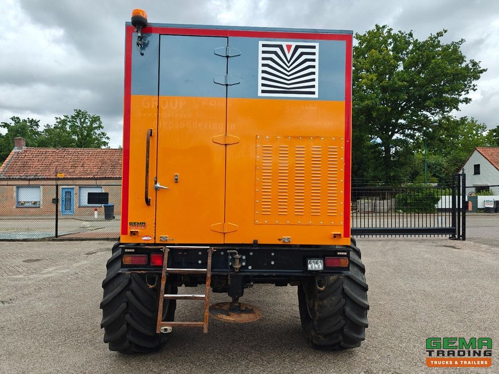 Mercedes-Benz Unimog 1300L 4x4 Schaltgetriebe - Geschlossener Kasten - Zapfwelle - Hydraulische Stützbeine - Webasto - Sounding-Fahrzeug