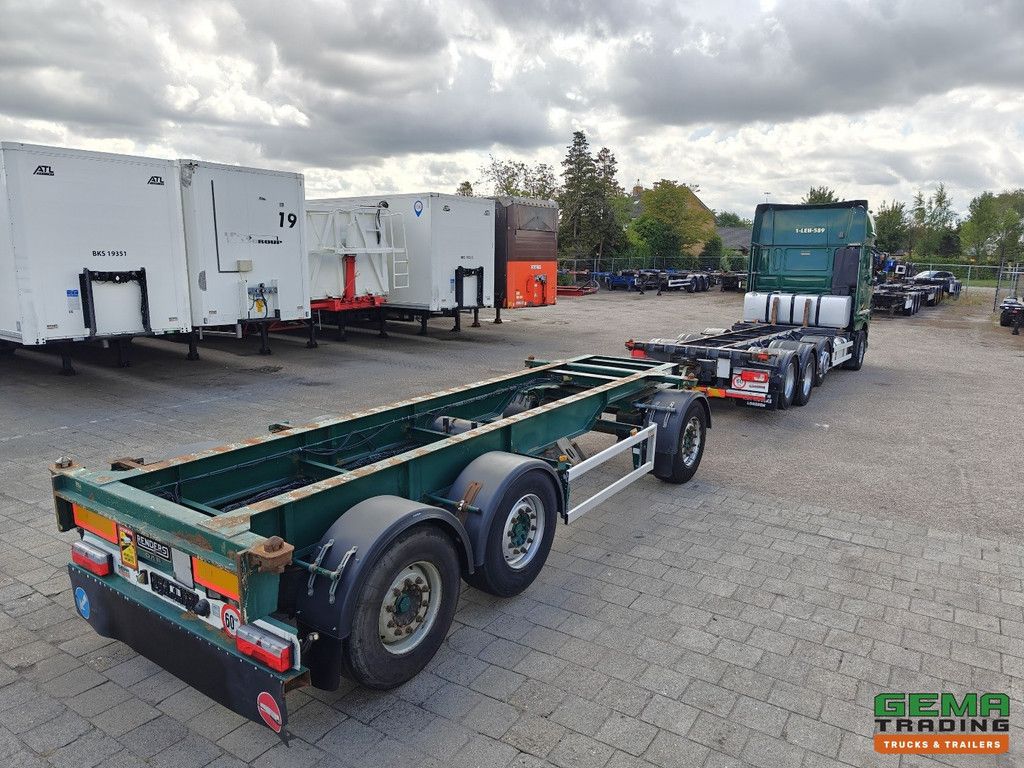 DAF XF510 8x2/4 SuperSpaceCab Euro5 - Retarder - StandAirco - 20FT ContainerCombi + 3 Assige Renders aanhanger -