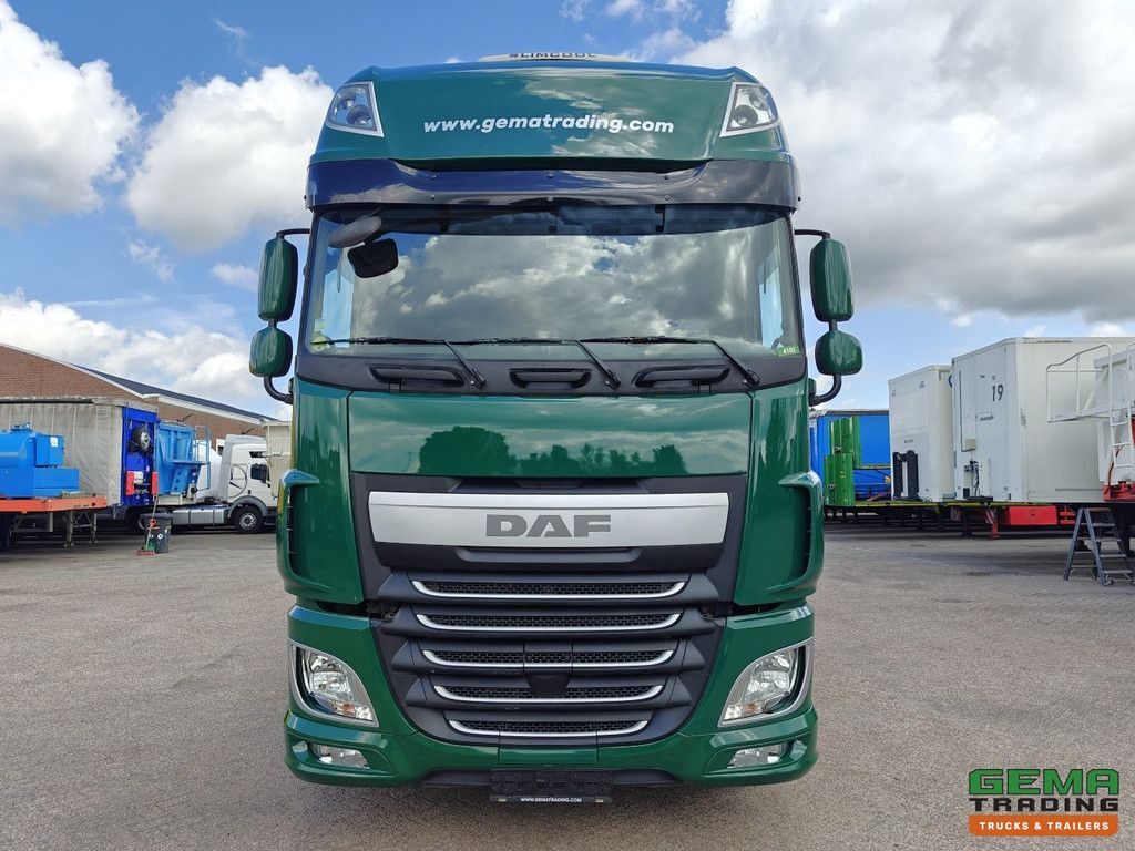 DAF XF510 8x2/4 SuperSpaceCab Euro5 - Retarder - StandAirco - 20FT ContainerCombi + 3 Assige Renders aanhanger -