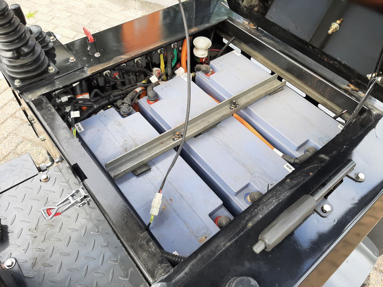 E Wolf 604 elektrische shovel met grondbak
