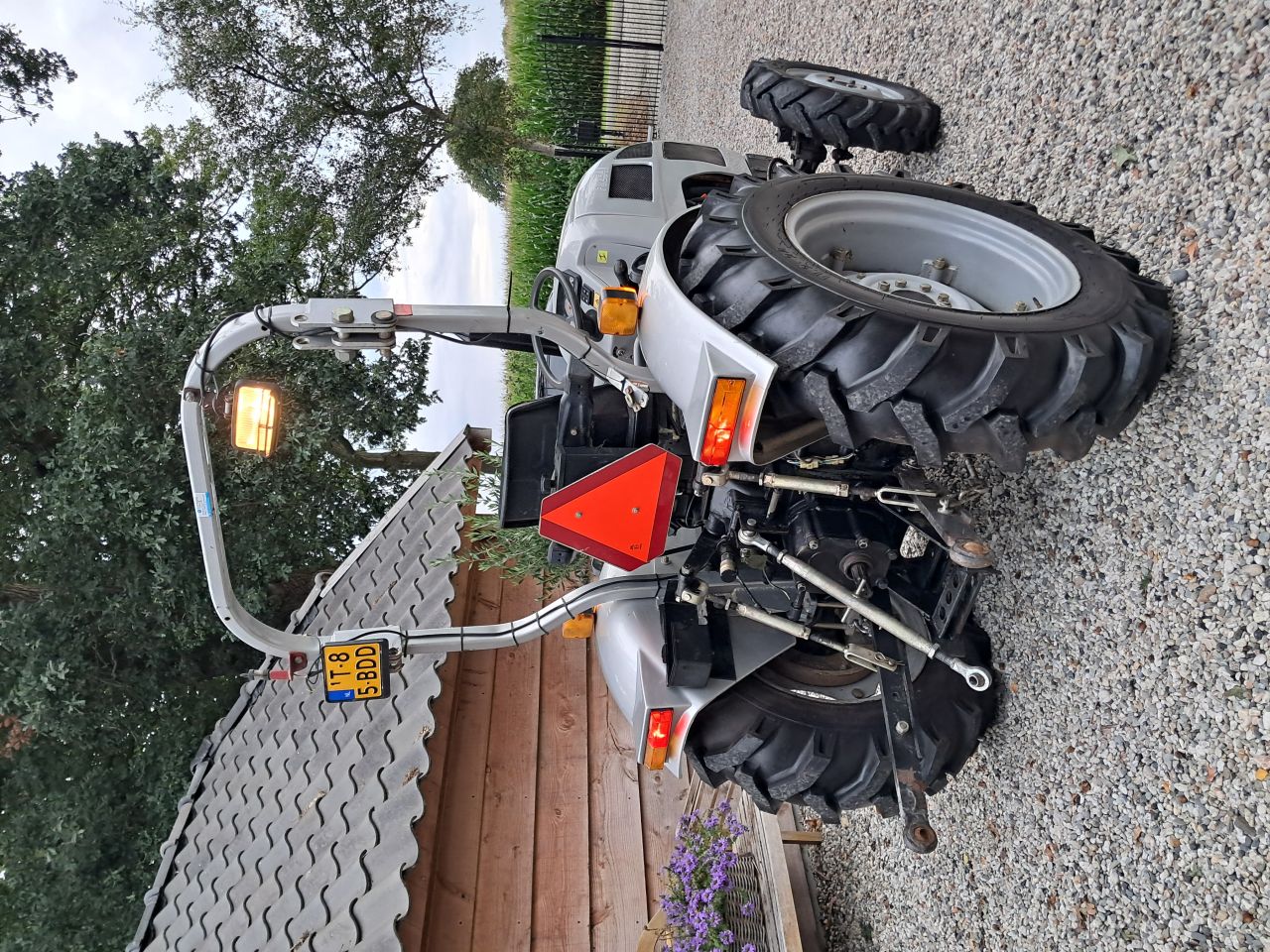 Mahindra eurotrack 25