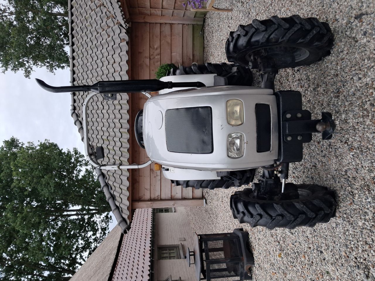Mahindra eurotrack 25