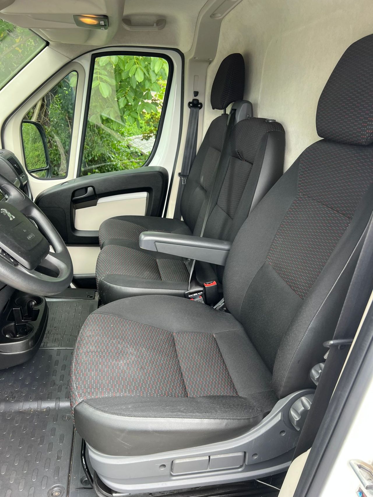 Super Nette Peugeot Boxer330 2.0 BlueHDI L2H2 Premium Pack