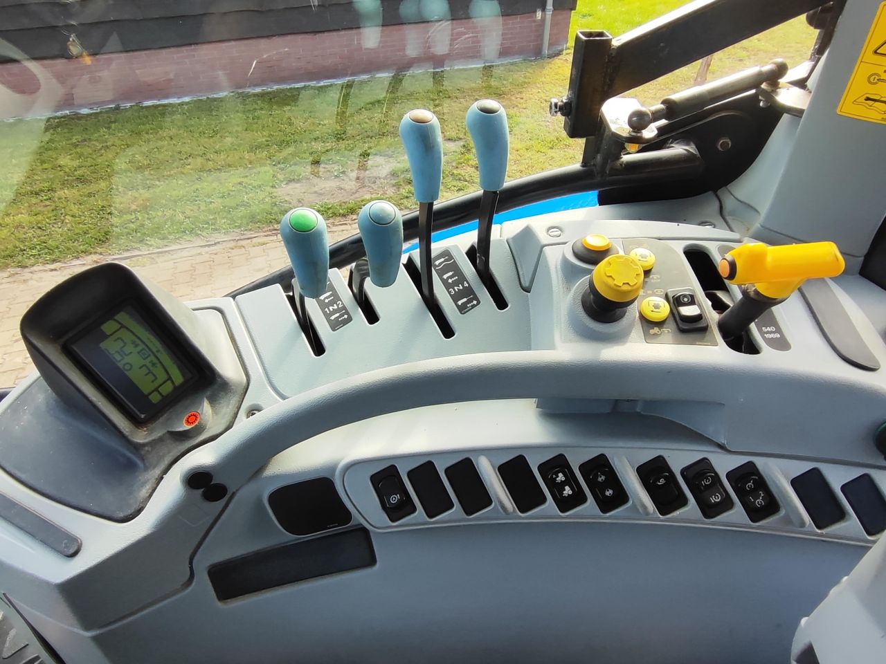 New Holland T 6030 Range Command