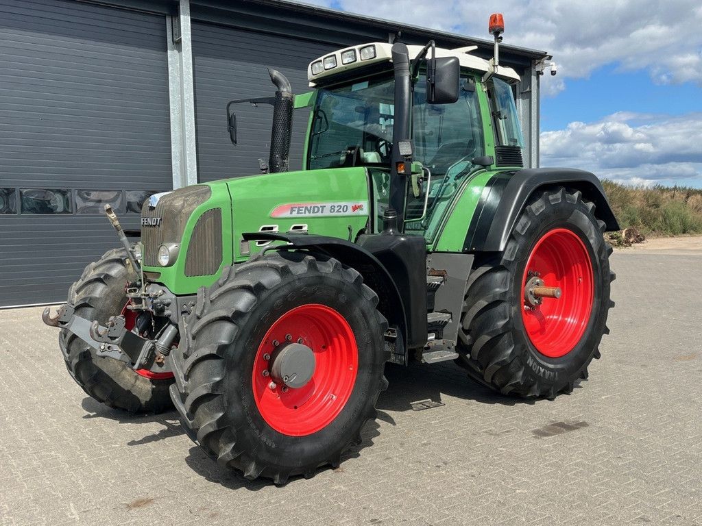 FENDT 820 WG3885