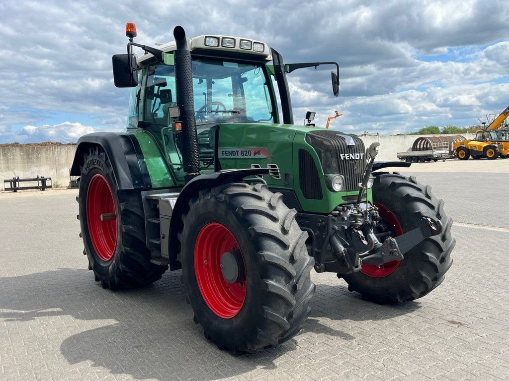 FENDT 820 WG3885