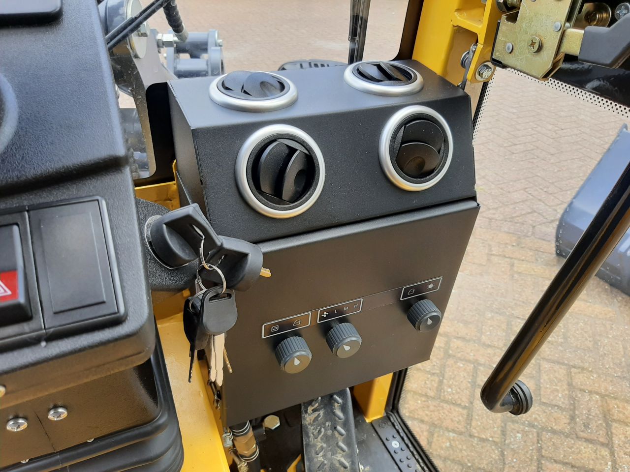 Eurotrac W11 IC shovel met cabine - Bj. 2025 - Lease evt.