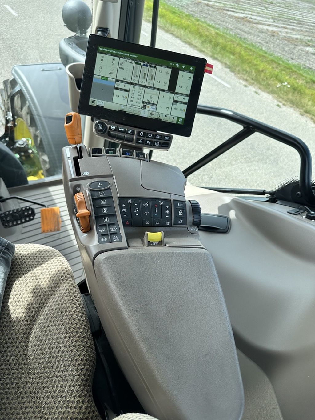 John Deere 6R150