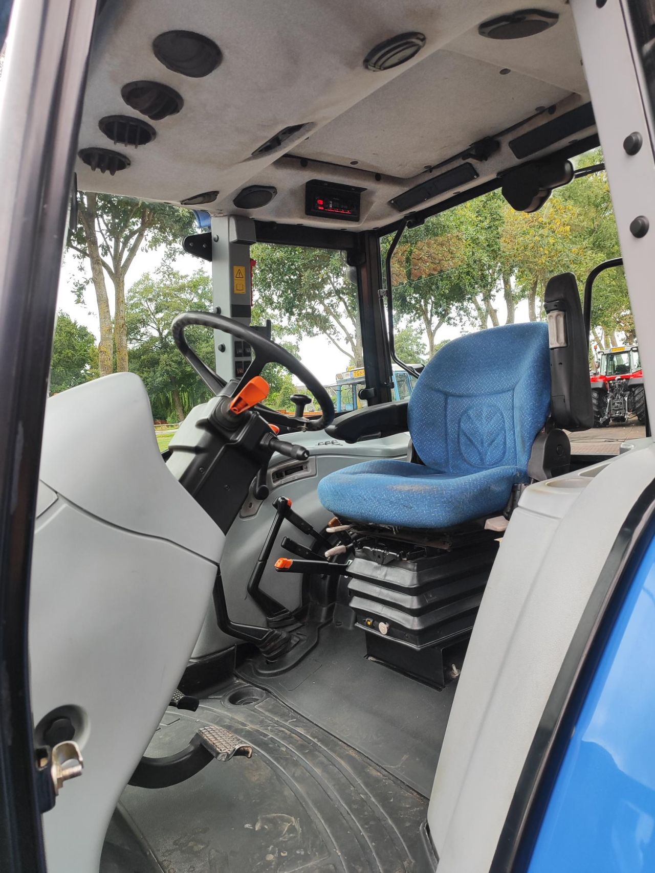 New Holland T 5060