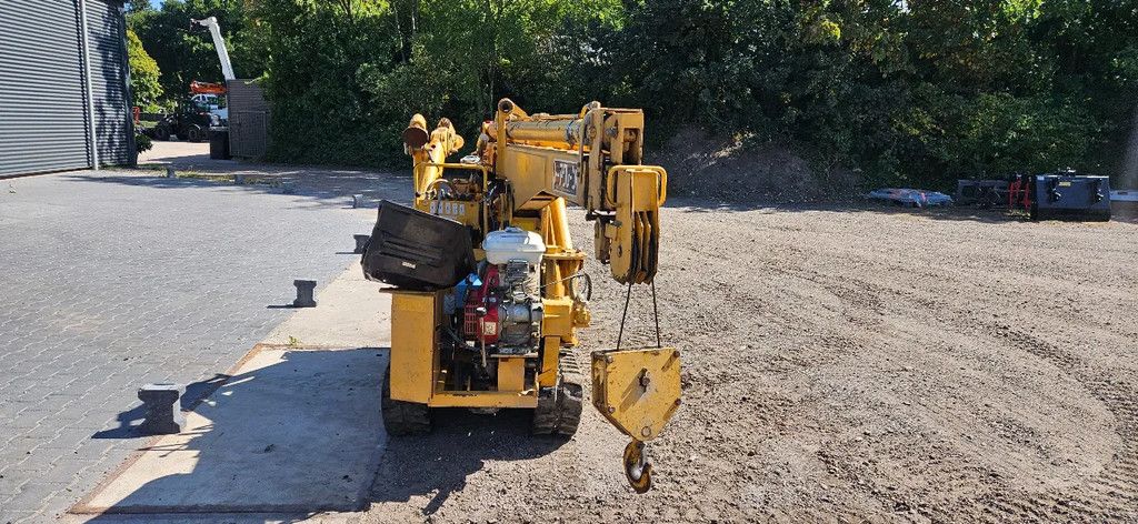 Liebherr TOA CC 154HR mini crane