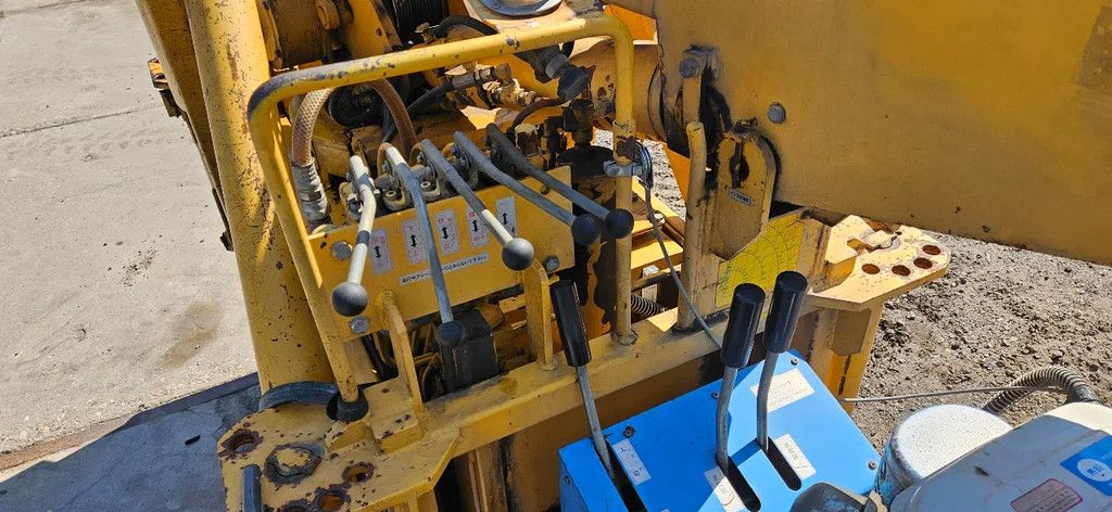 Liebherr TOA CC 154HR mini crane