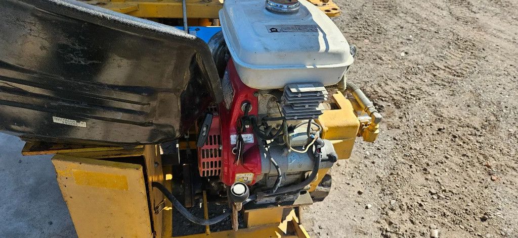 Liebherr TOA CC 154HR mini crane