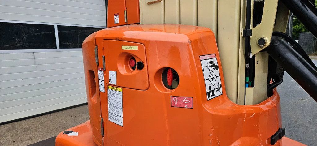 JLG TOUCAN 1210