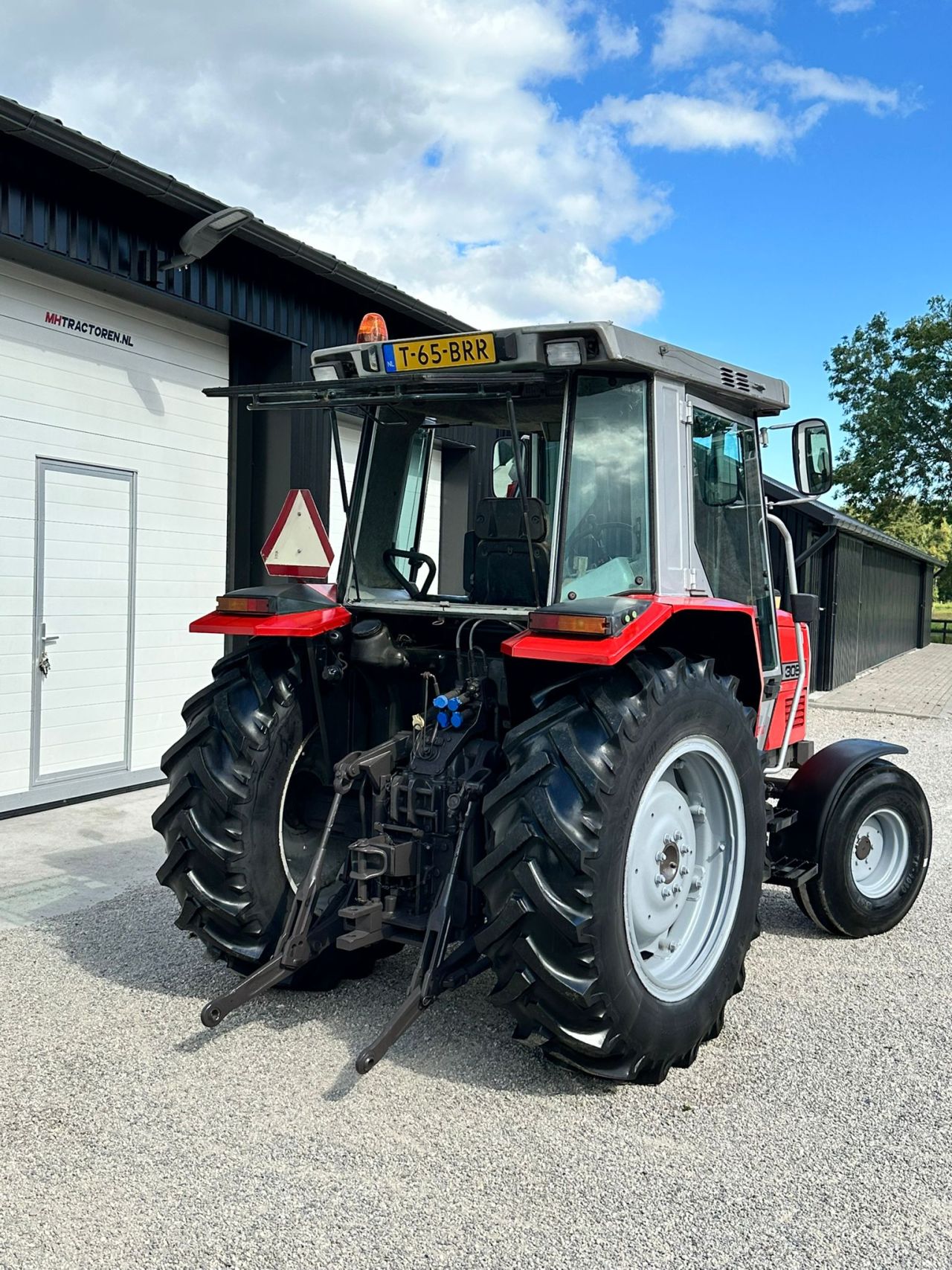 TE KOOP: zeer nette MASSEY FERGUSON 3050
