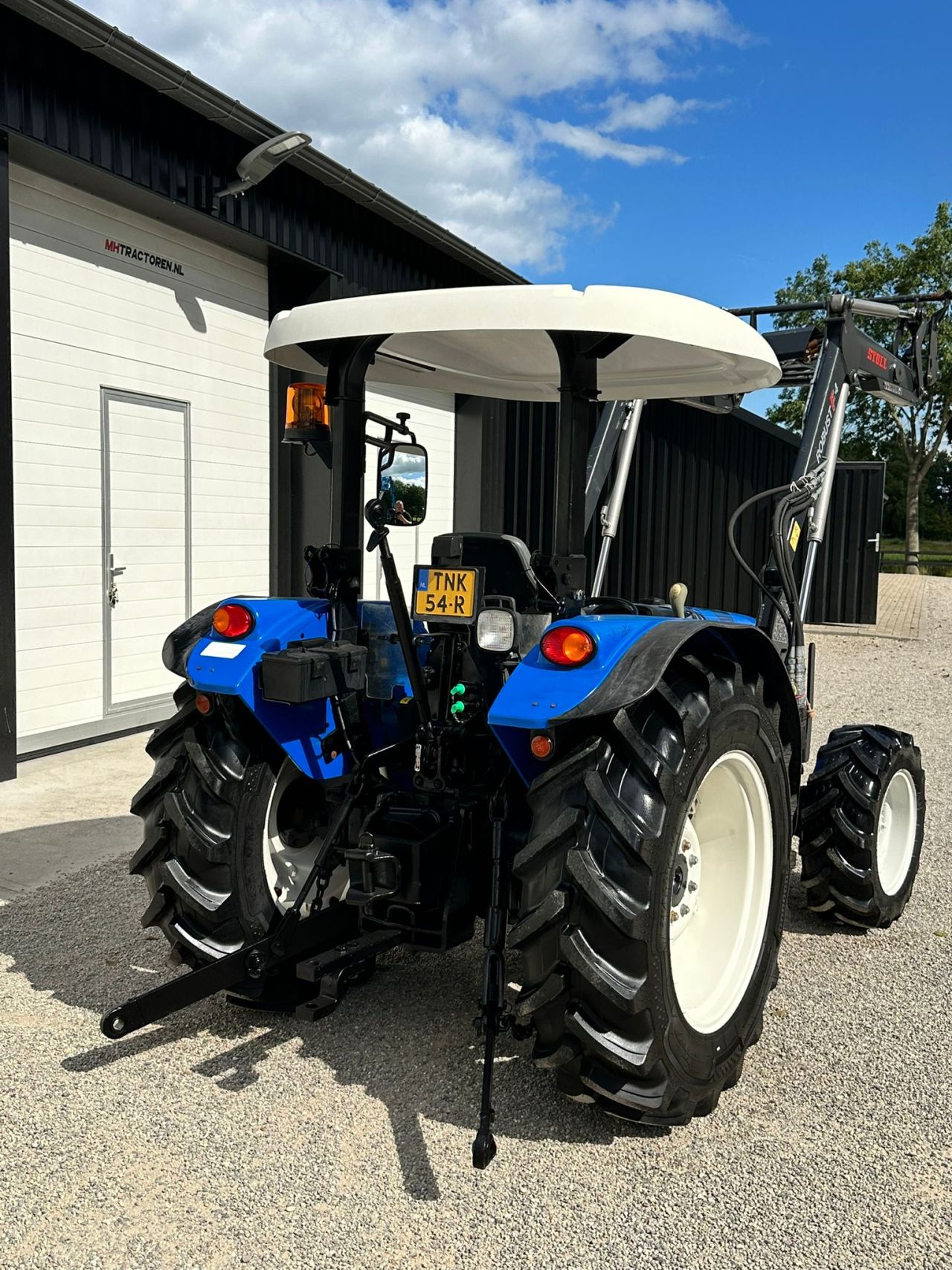 TE KOOP: zeer nette NEW HOLLAND 350