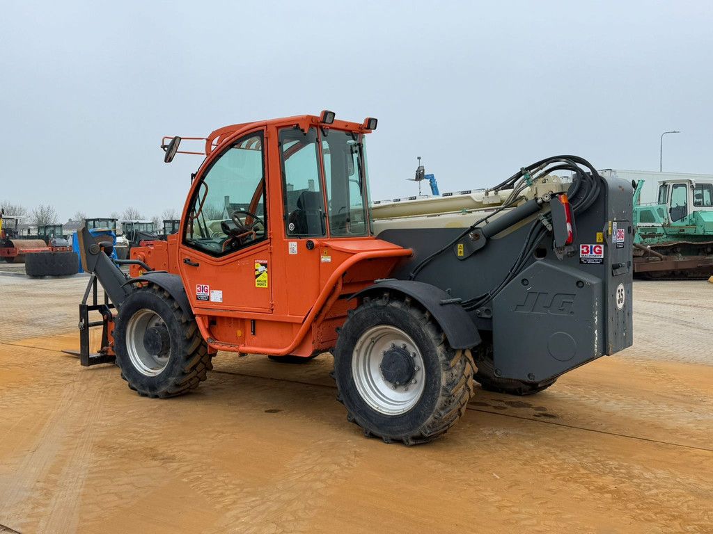 JLG 4017