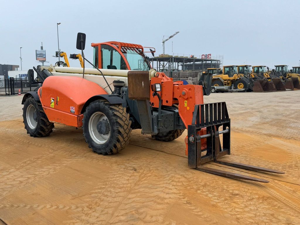 JLG 4017