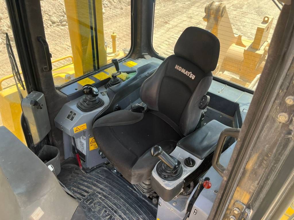 Komatsu D275-5R (Saudi Arabia)