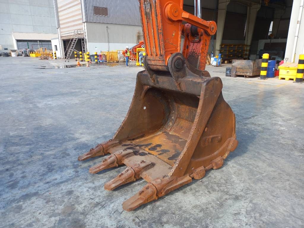 Hitachi ZX350H-5G (Abu Dhabi)