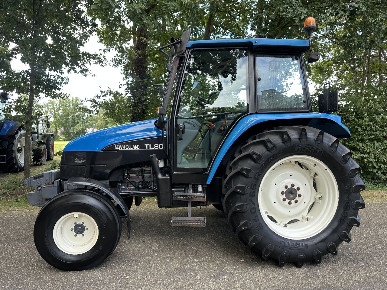 New Holland TL 80 2WD