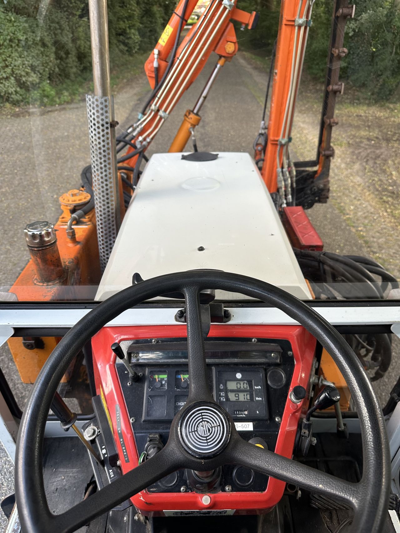 Steyr 8075 AS Smalspoor met maaiarm